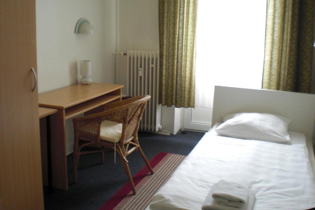 Hotel Komet Düsseldorf Habitación foto